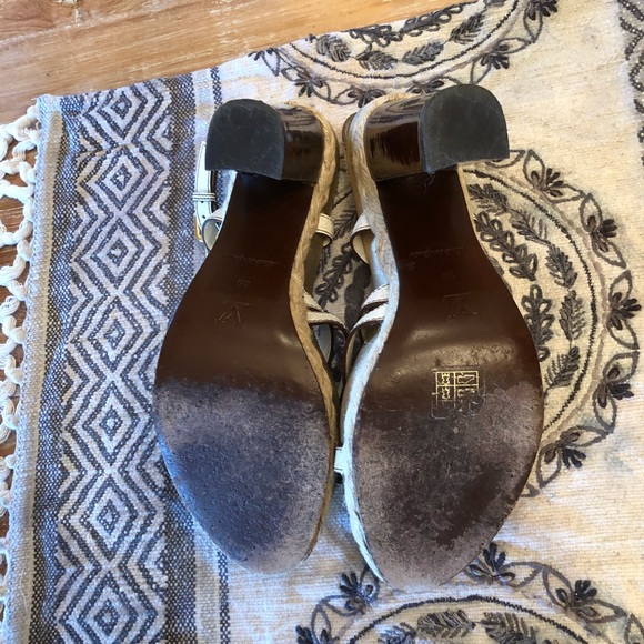 Shoes - Picture 6 of 8